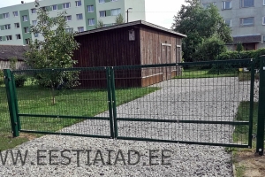 Tiibvärav-paneeltäitega